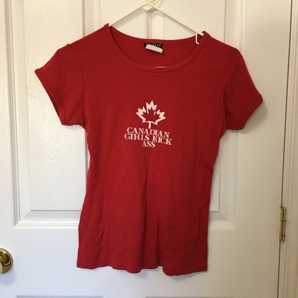 Tops - ⭐️ 2/$20 Red White Canada T-Shirt